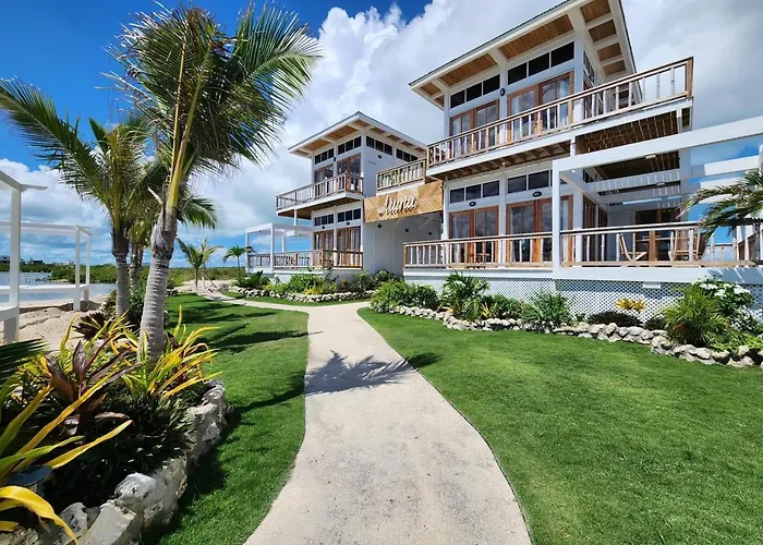 Aruna & Villas Hotel