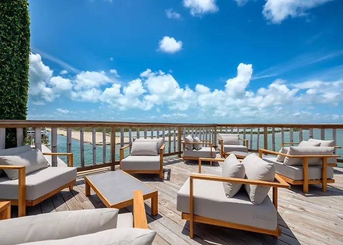 Hotel Aruna & Villas