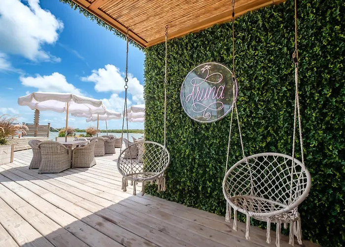 Aruna & Villas 4*