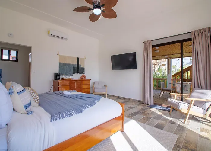 Aruna & Villas 4*