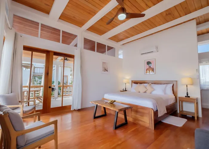 Aruna & Villas