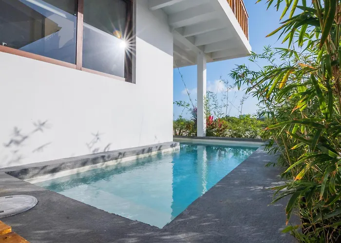 Aruna & Villas Hotel