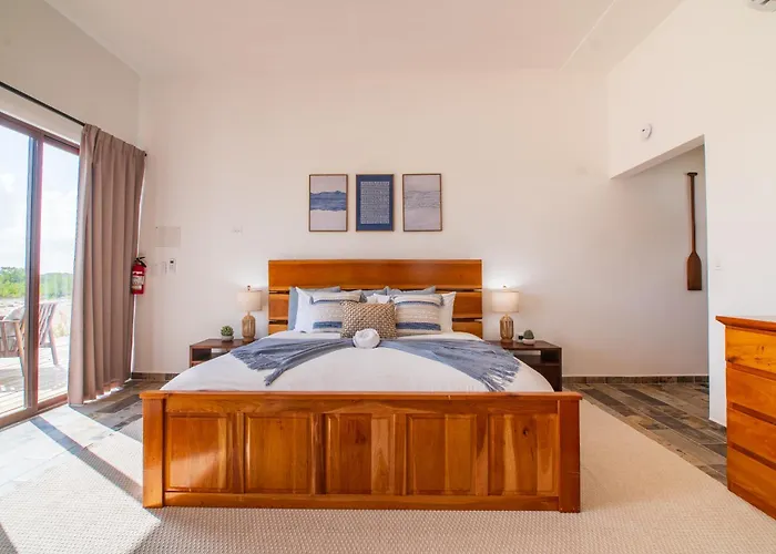 Hotel Aruna & Villas