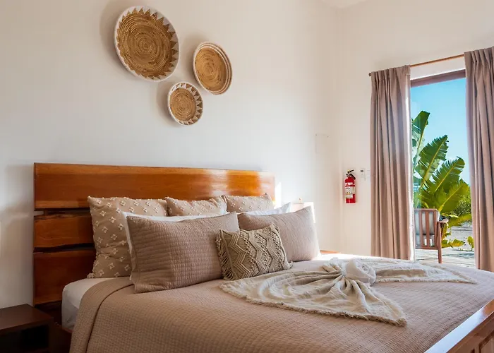 Aruna & Villas Hotel