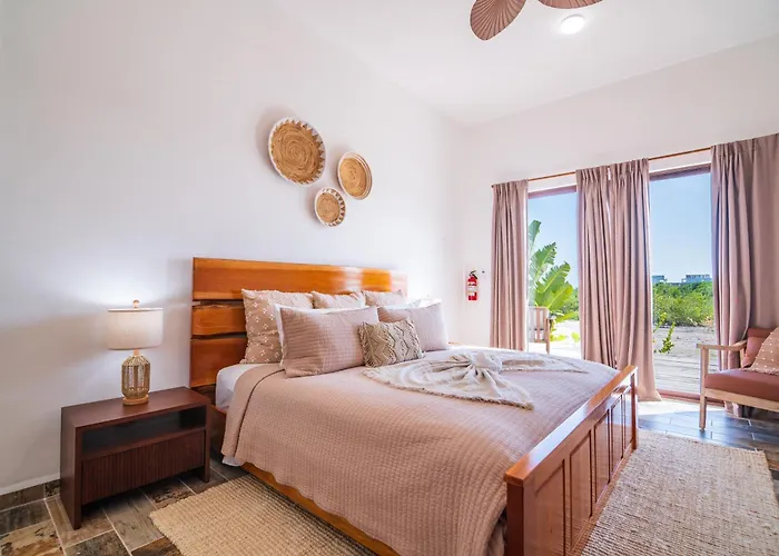Aruna & Villas Hotel 4*