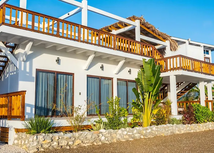Aruna & Villas