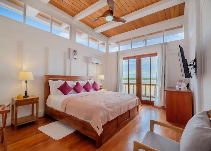 Hotel Aruna & Villas